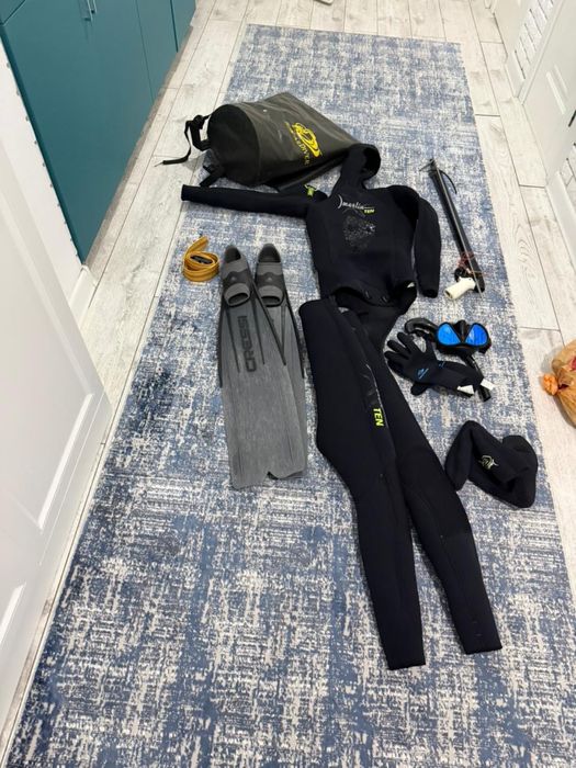 Продам гидрокостюм полный комплект