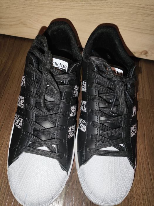 Маратонки Adidas, 40 номер