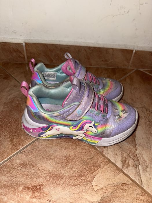 Skechers 28 светещи с еднорог