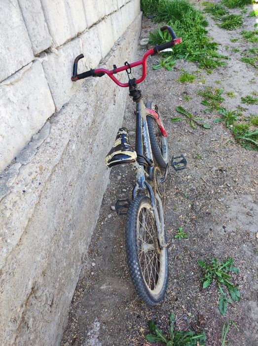 Vând BMX demon merge foarte bine 250 lei negociabil