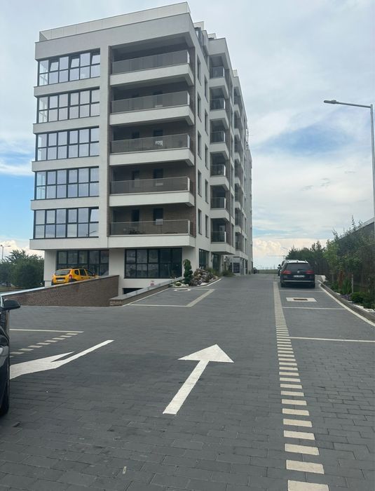 Apartament de inchiriat in bloc Ucasy(langa Metro)