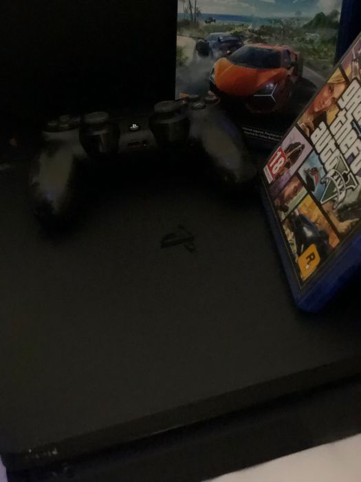 PS4 Slim 1TB (Профилактирана) +3 Топ игри