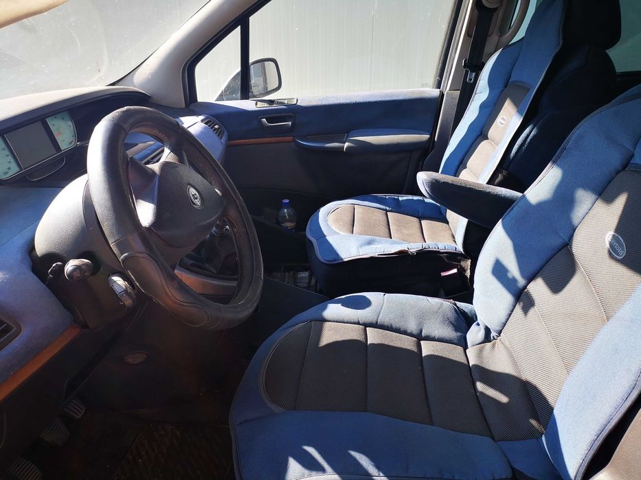Lancia phedra 2.2hdi