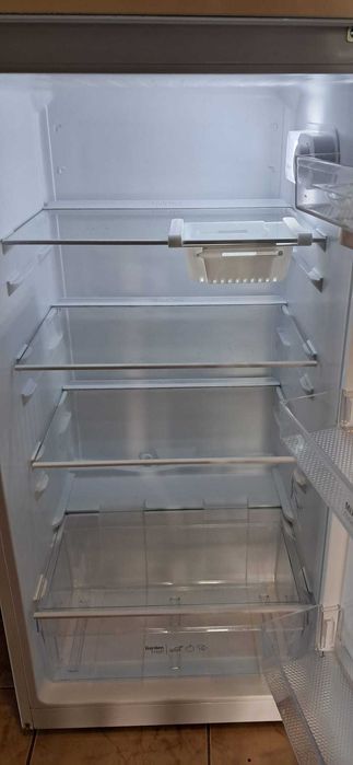 Frigider Arctic AD54240M30W, 223L - Stare Perfectă - Etaj 6 cu Lift - Titulescu