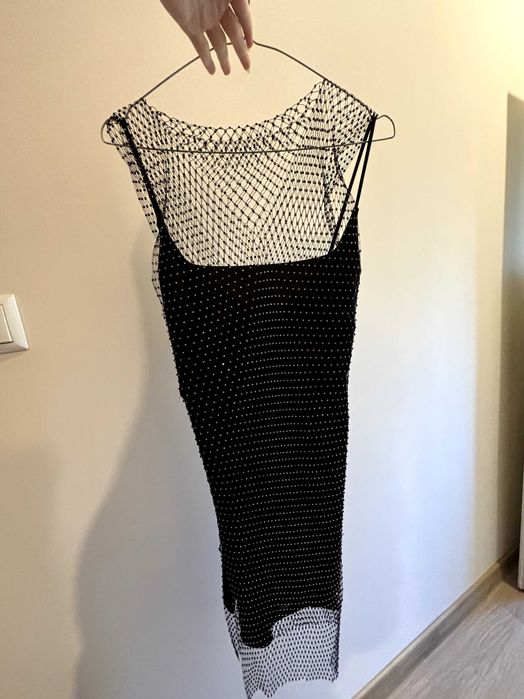 Черна Рокля  с камъни