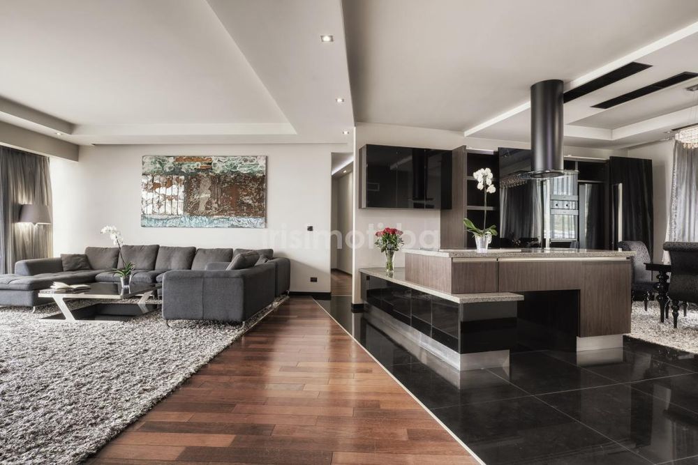 Продава се Тристаен апартамент в София, Манастирски ливади - 232 кв.м за 1484 €/кв.м - Снимка #2