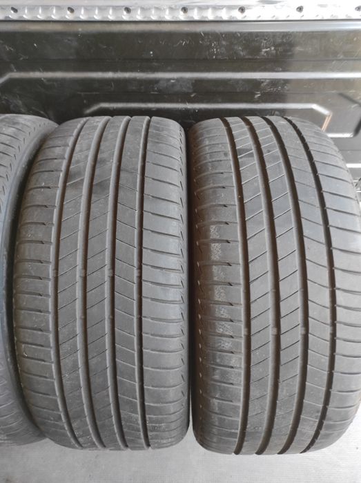 245/40/19 Bridgestone