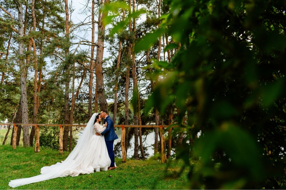 Vand rochie de mireasa cu trena!