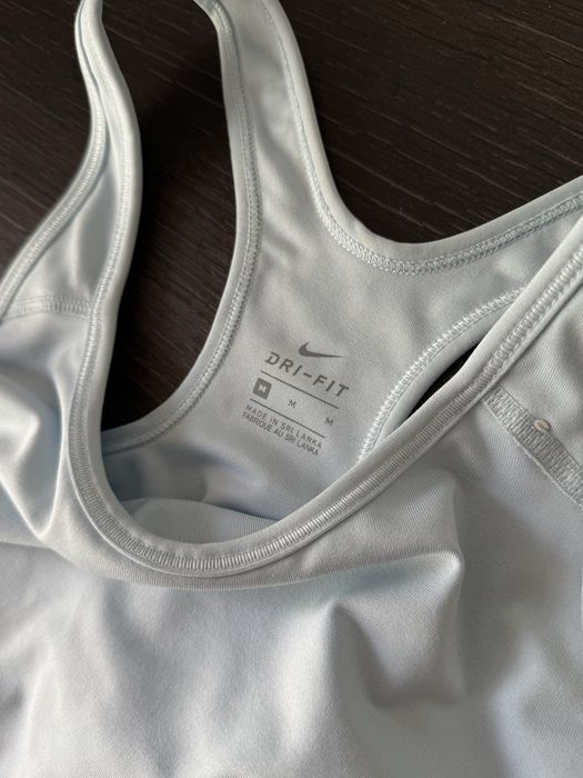 Nike спортен сутиен за фитнес