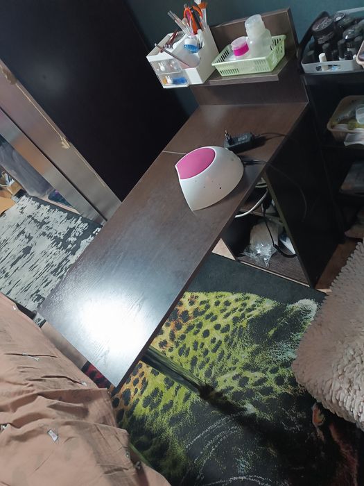 Стол маникюрный новый