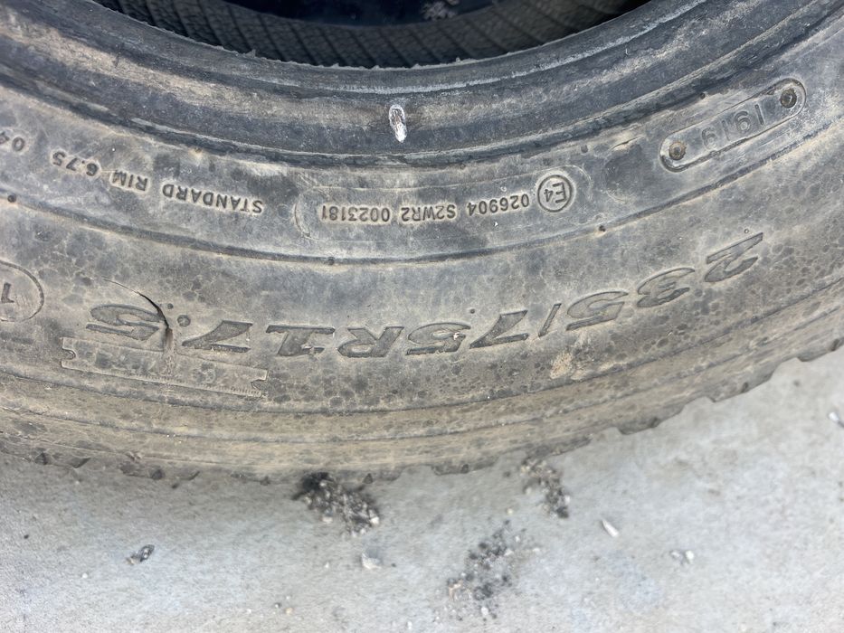Шыны бу размер 235/75/17,5 продам