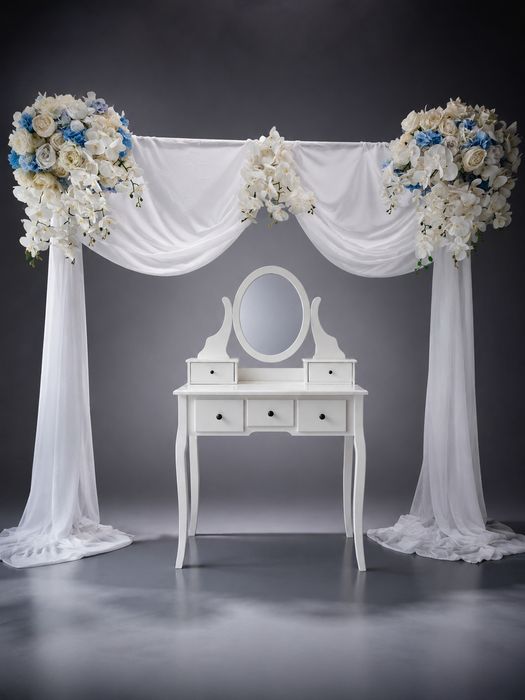 Arcadă florală alb și bleu ideală pt gătitul miresei