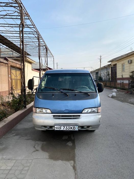 11 orindiqli mikro aftobus