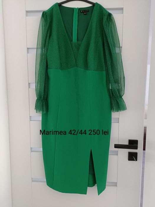 Vand rochita impecabila