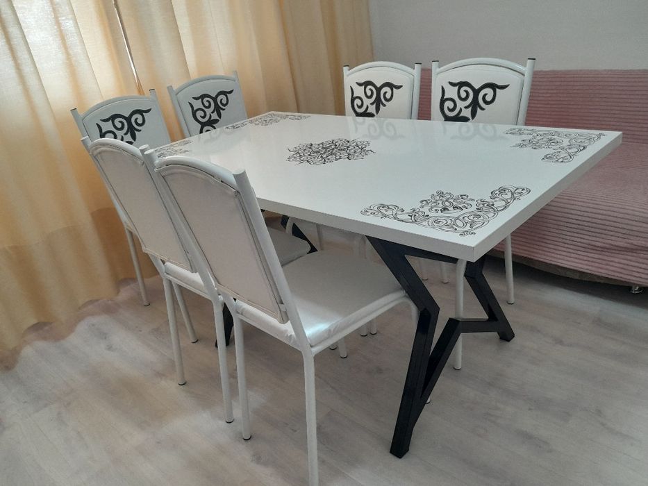 Продам кухонный стол с 6 стульями, срочно торг