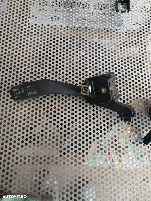 Maneta Semnalizari Stergatoare Tempomat VW Touran Golf 5 Jetta Passat Maneta Semnalizari Stergatoar