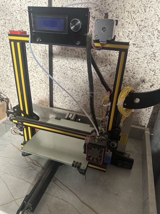 3D printer sotiladi 300$
