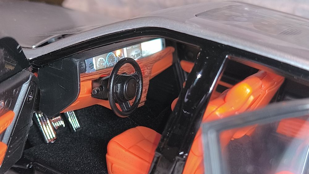 Метална кола Rolls Royce Phantom,1:18 , чисто нова