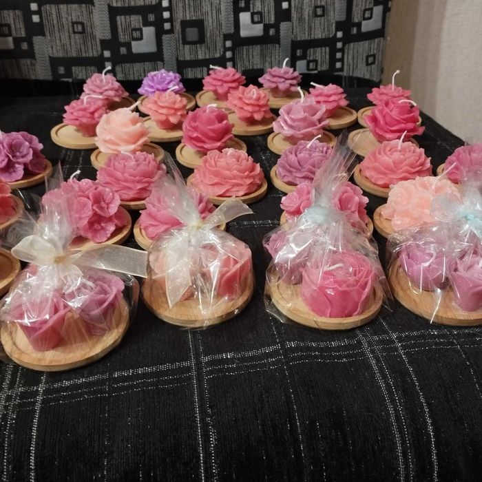 Ароматни восъчни свещи - цветя и рози различни цветове