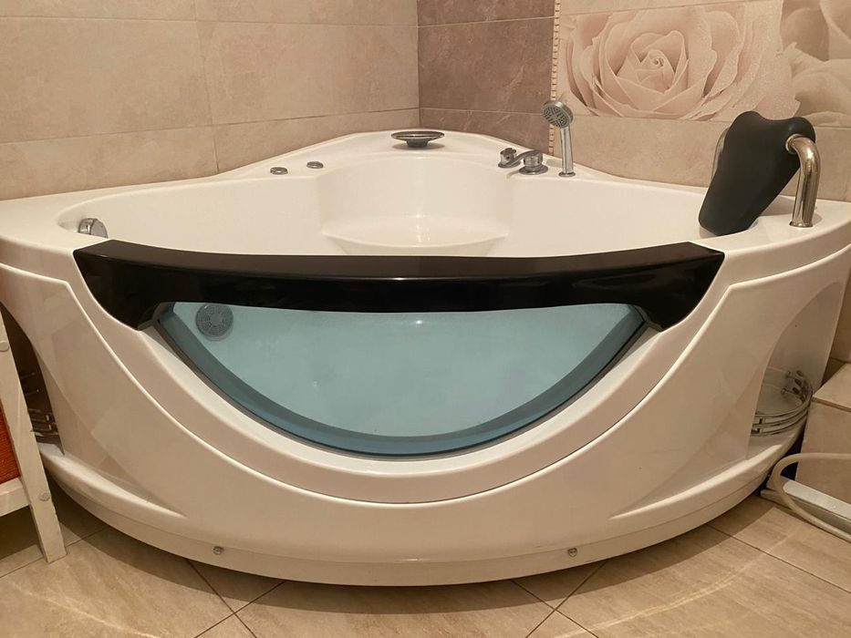 Джакузи с гидромассажем
