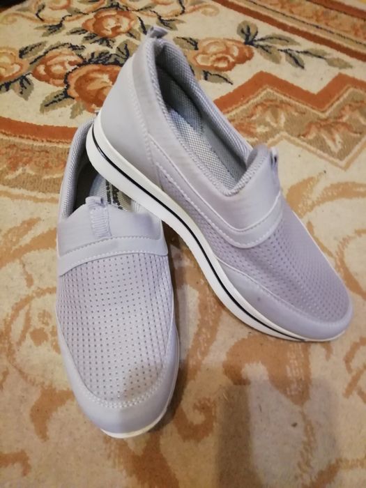 Спортни обувки 38 номер