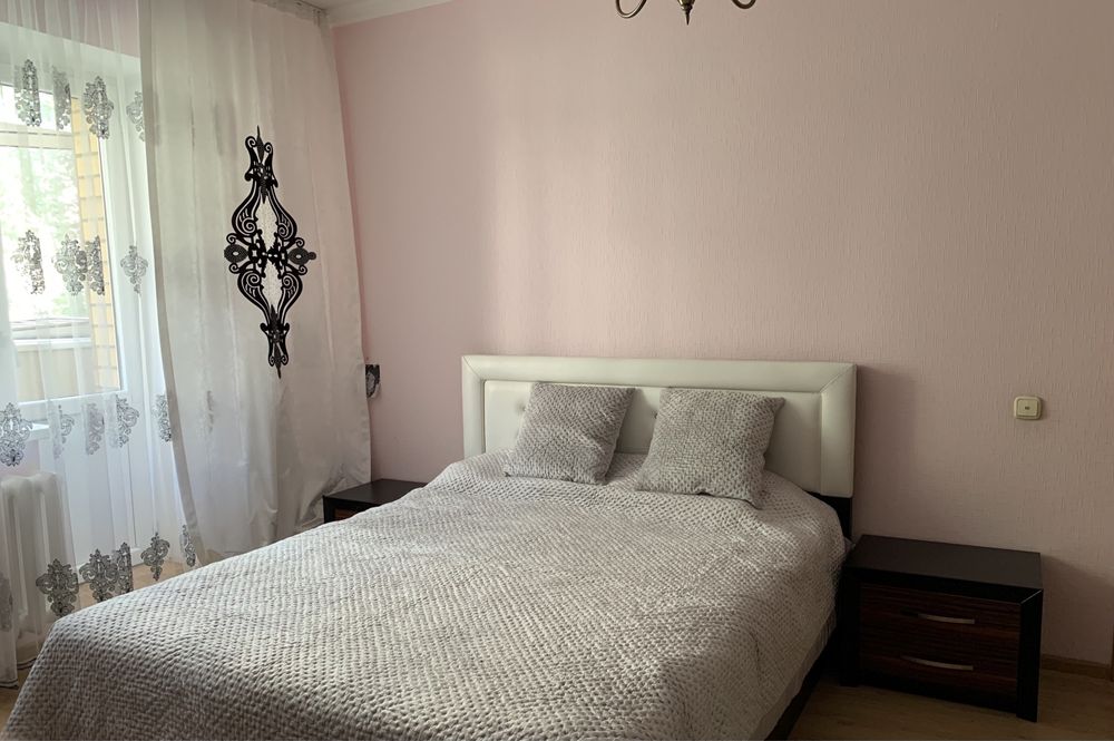 Комод с зеркалом -Турция