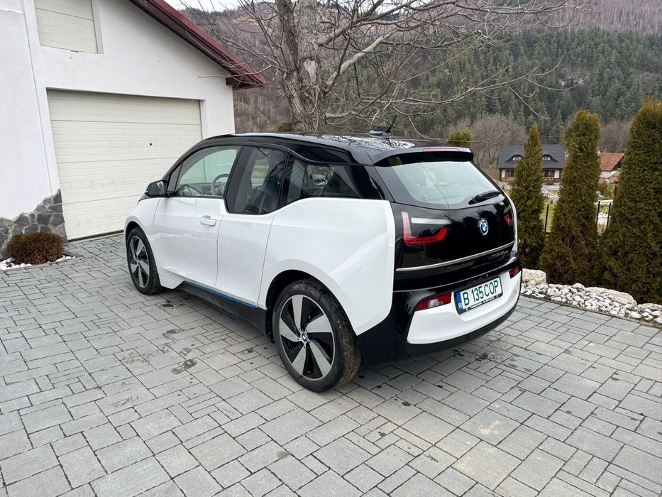 Bmw i3 usor avariat