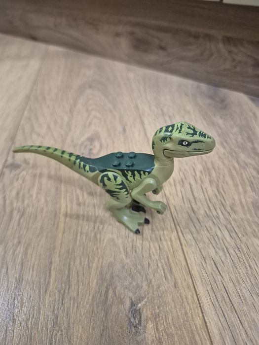 Продаю Лего Jurassic World