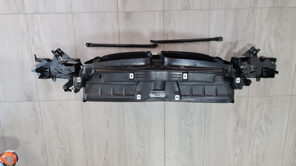 Hota difuzor deflector aer trager suport far spalator BMW 5 f10 f11