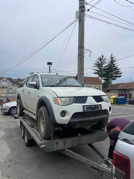 Dezmembrez Mitsubishi L200 2.5 Diesel 2006-2009