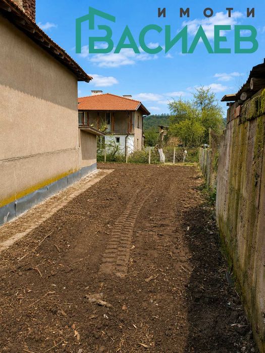 Продава КЪЩА област Перник, с. Студена