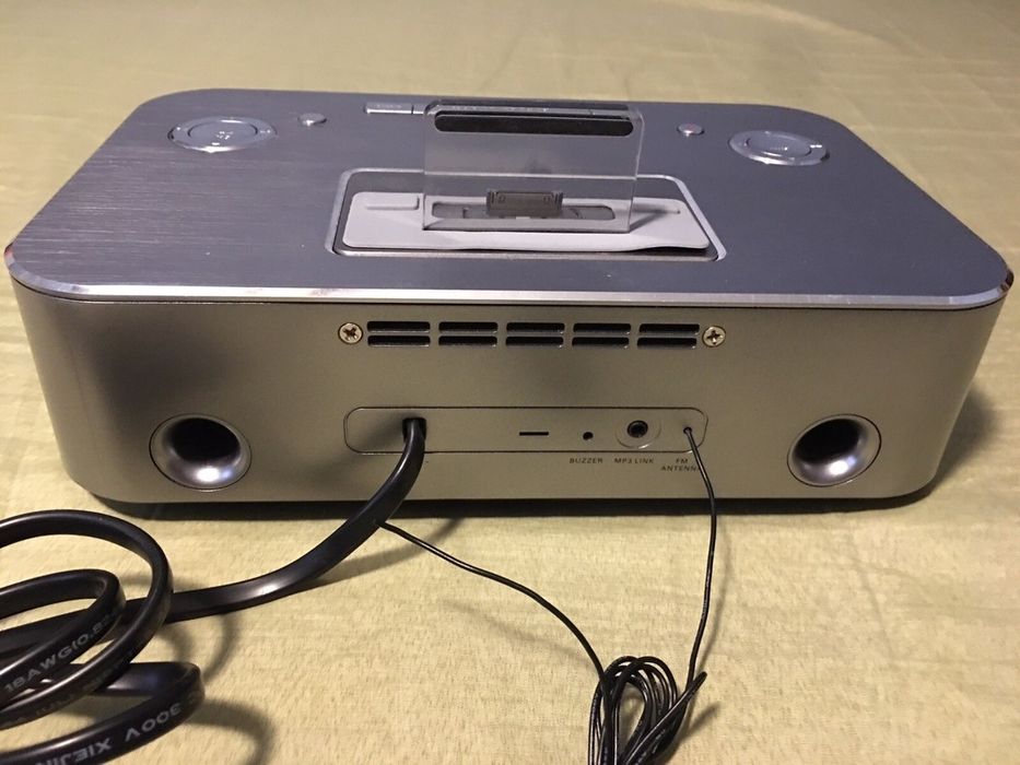 Vând Philips DC 291 cu Radio Bt și ceas