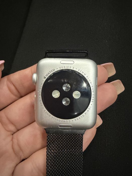 Продаю часы Apple