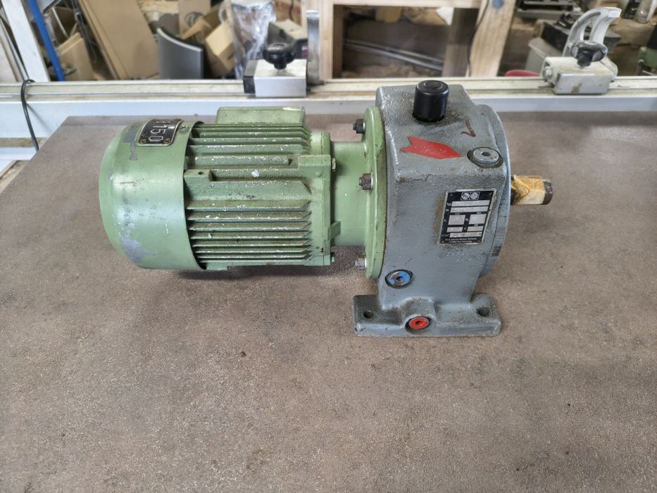 Трифазен мотор с редуктор