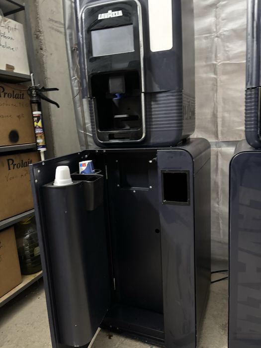 Aparat tonomat cafea pe capsule