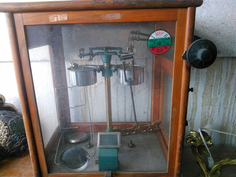 Продавам мтого стара везна