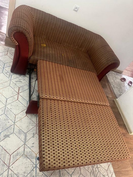 Диван двухместный