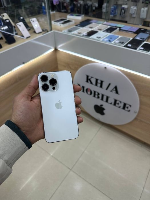 Iphone 13 pro.         .