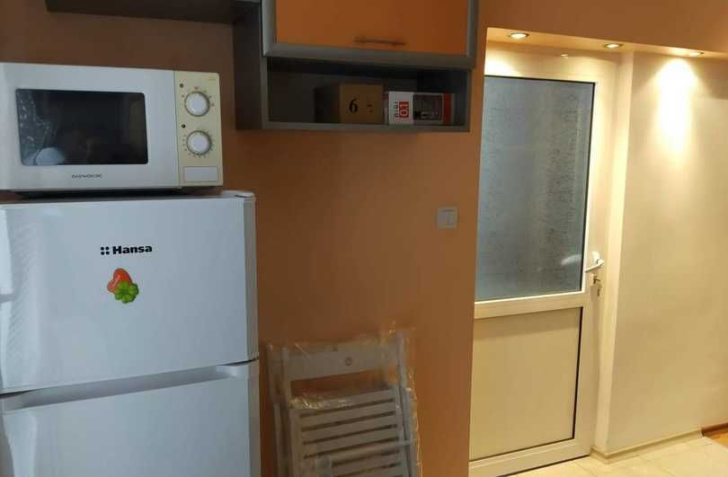 Дава се под наем Двустаен апартамент в Бургас, Възраждане - 42 кв.м за 165 € - Снимка #3