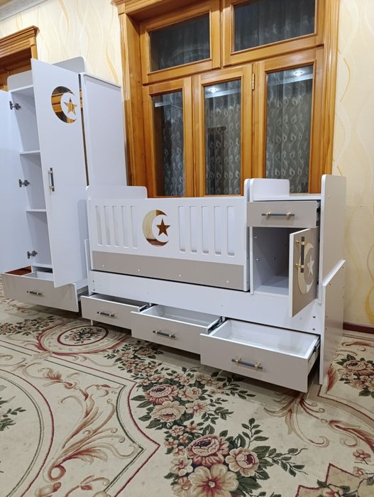 Bolalar uchun kravat shkaf