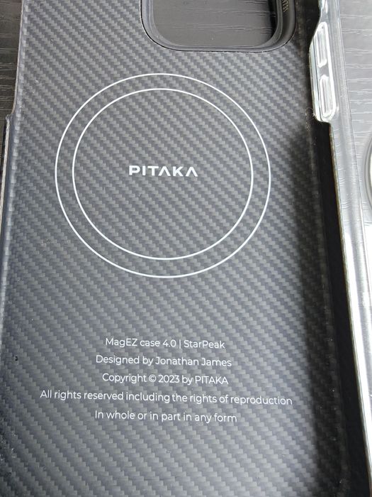 Huse iPhone 15 Pro Max – PITAKA Carbon + Apple Clear Case Original