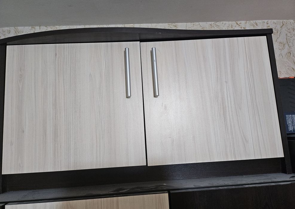 До 26.04 Мебели комплект: гардероби, скрин, ракла, етажерки , спалня