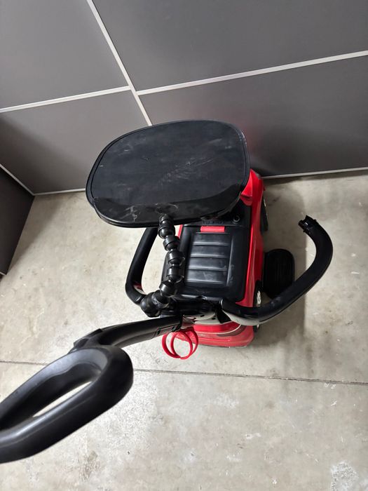 Детска четвена кола за бутане