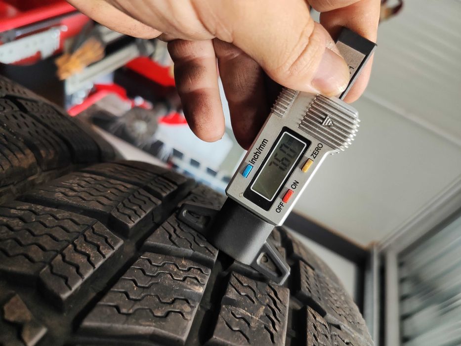 4бр.зимни гуми 215/65/16C Vredestein