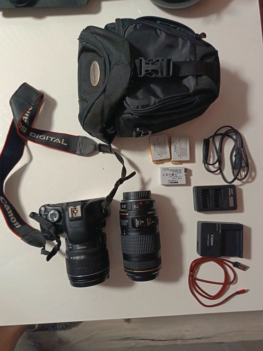 Vând aparat  foto Canon Eos 550D