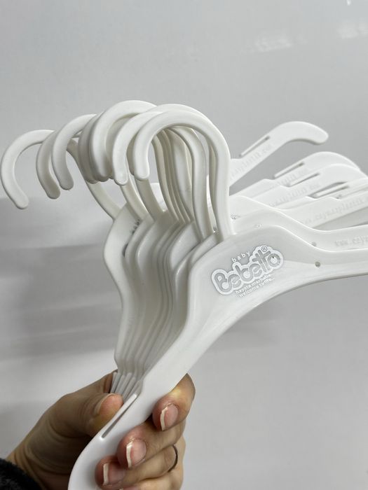 Продам вешалки б/у