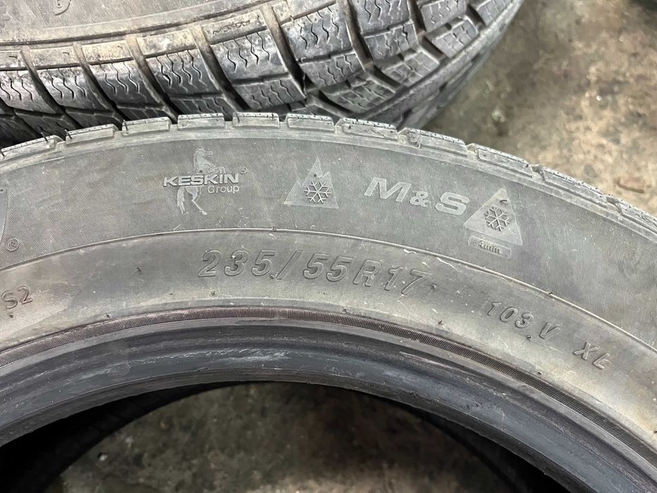 4 бр. зимни гуми Syron 235/55/17 (Дот 2519)