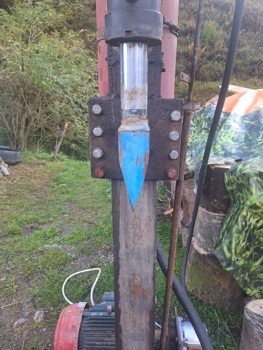 Vând despicator lemn 25T