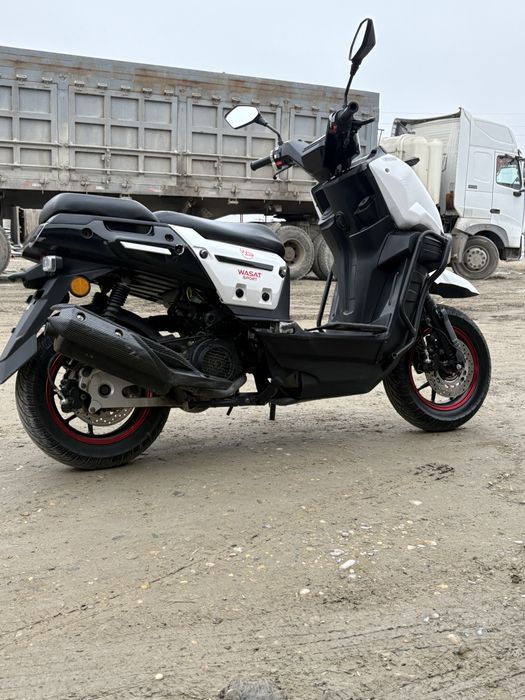 Skuter Moto sotiladi srochni