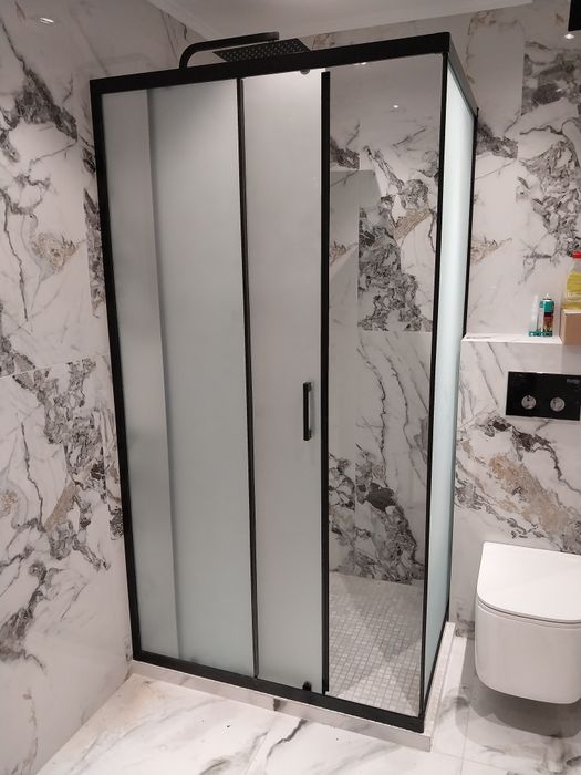 Kalyonni oynadan pregarotkalar dush kabina